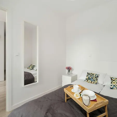 Modern Janickiego For 2 Adults And 2 Children With Parking Near Mtp By Renters Apartment Poznan